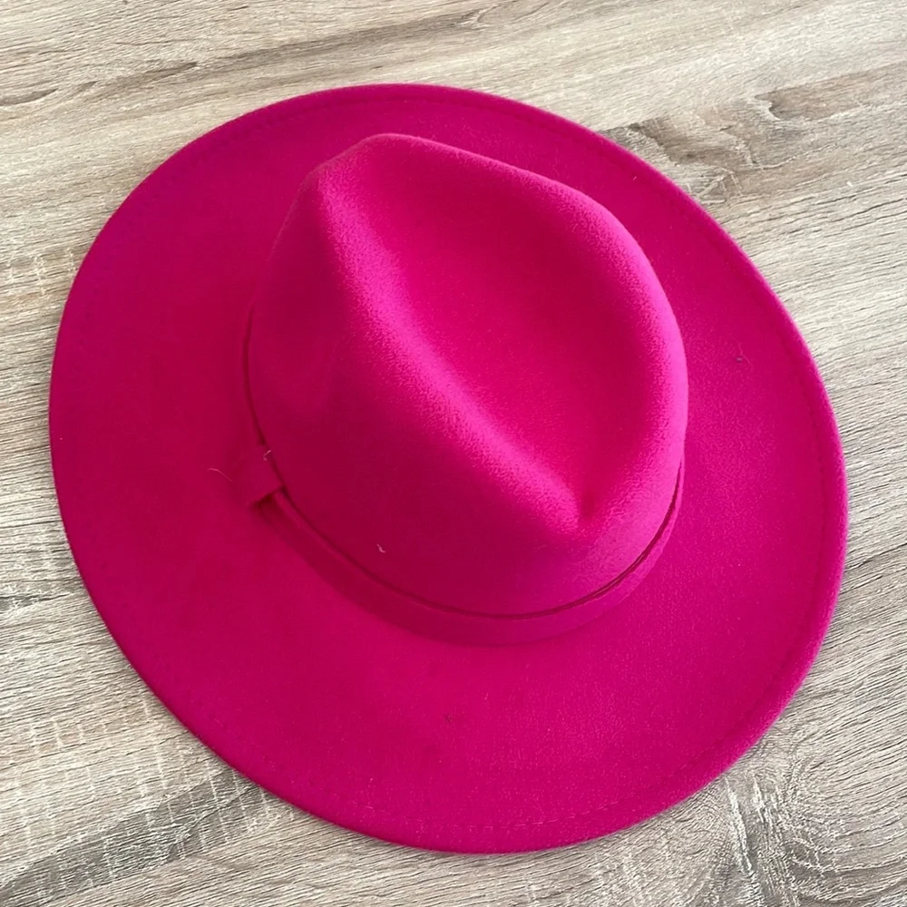 Pink Fidora - Picture 1 of 2